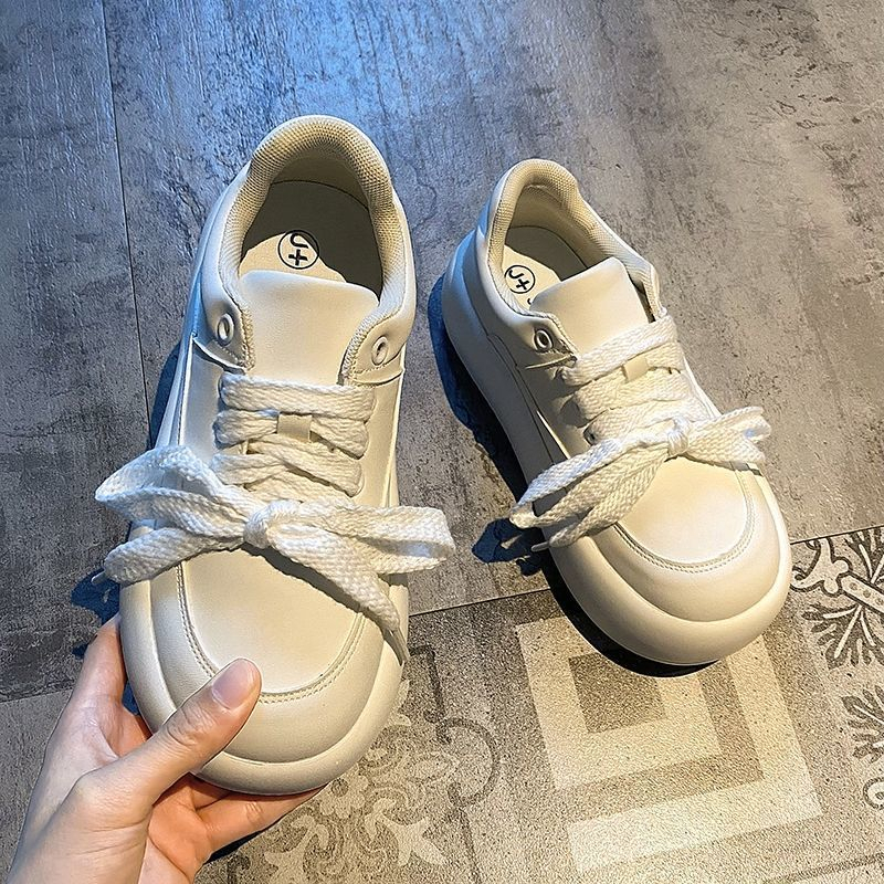 Giày nhỏ màu trắng nữ búp bê giày mùa thu mới tất cả da đầu lớn bánh mì giày thoải mái thông thường đế dày giày đế nhẹ