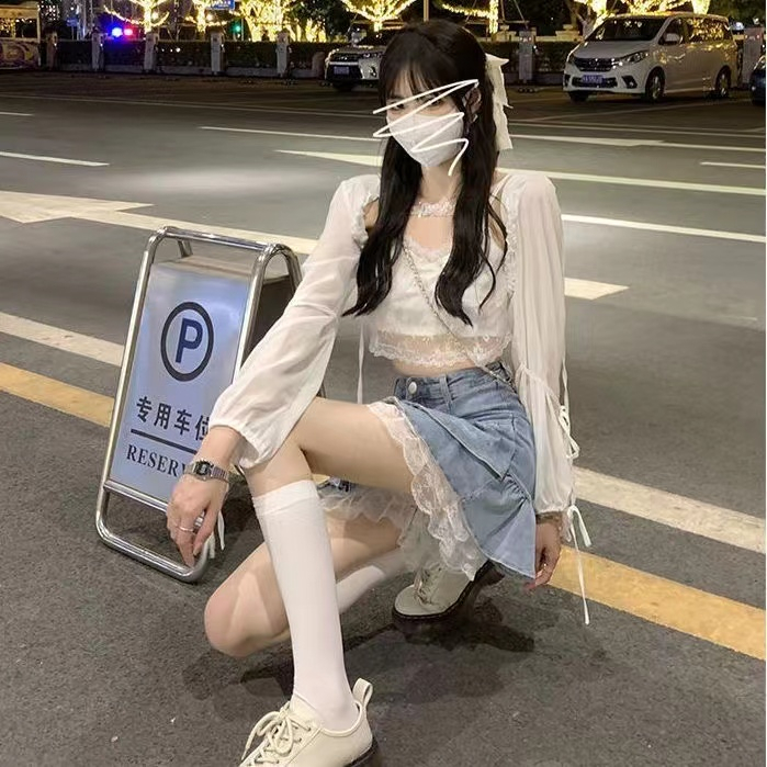 Bộ đồ COZOKC gồm áo khoác dài tay và áo hai dây phối ren xinh xắn dành cho nữ