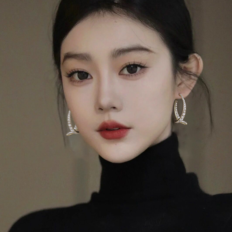 Bông Tai Cong Hình Chữ Thập Đính Đá Lấp Lánh Phong Cách Hàn Quốc Cho Nữ