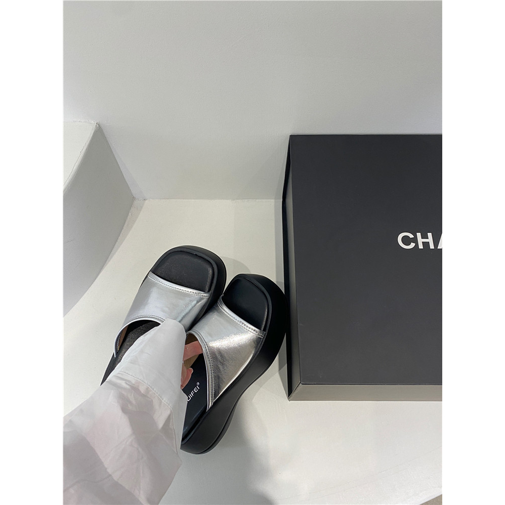 Dép Xỏ Ngón Đế Dày Màu Bạc Thời Trang Mùa Hè 2023 Cho Nữ