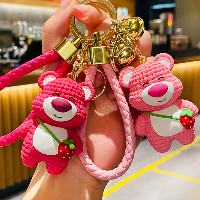 Móc Khóa Hình Gấu Và Dâu Tây Dễ Thương