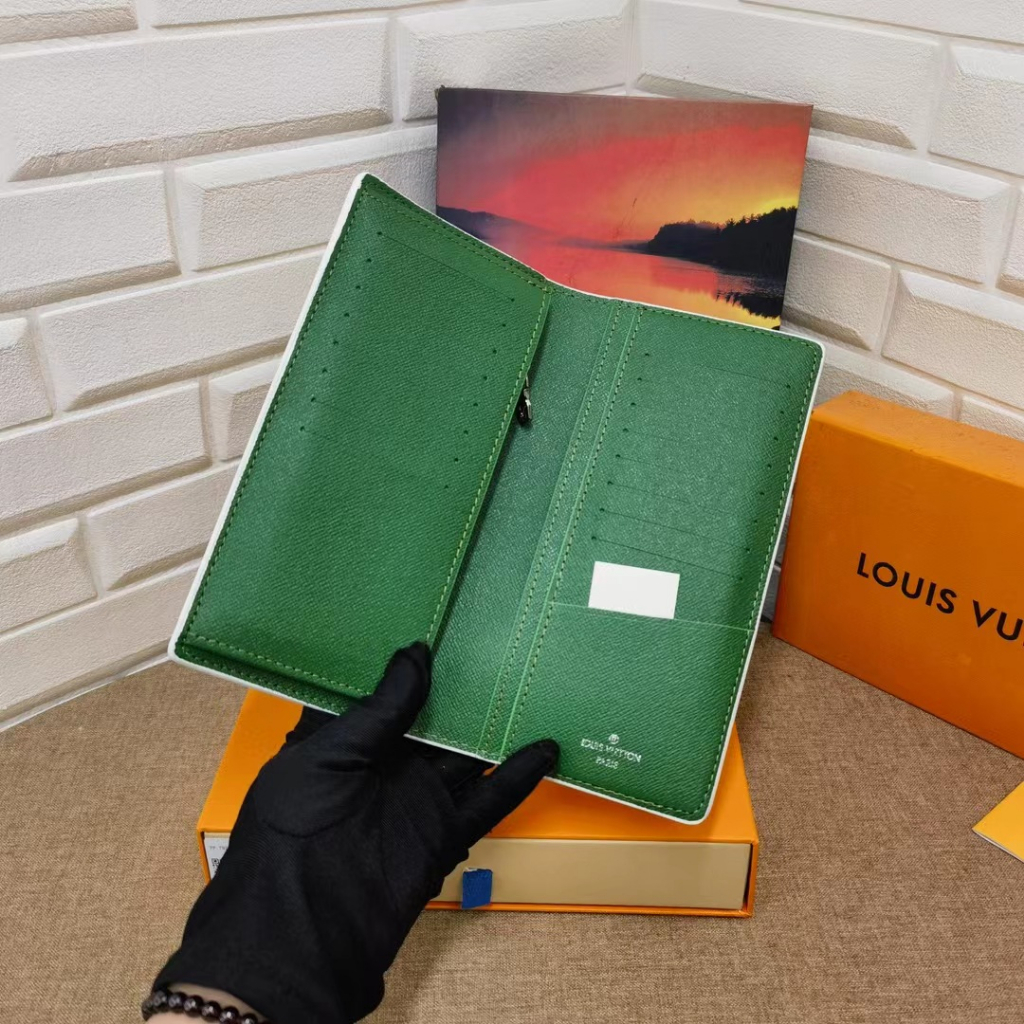 Ví Da Louis Vuitton LVM82011 Sang Trọng Cho Nam