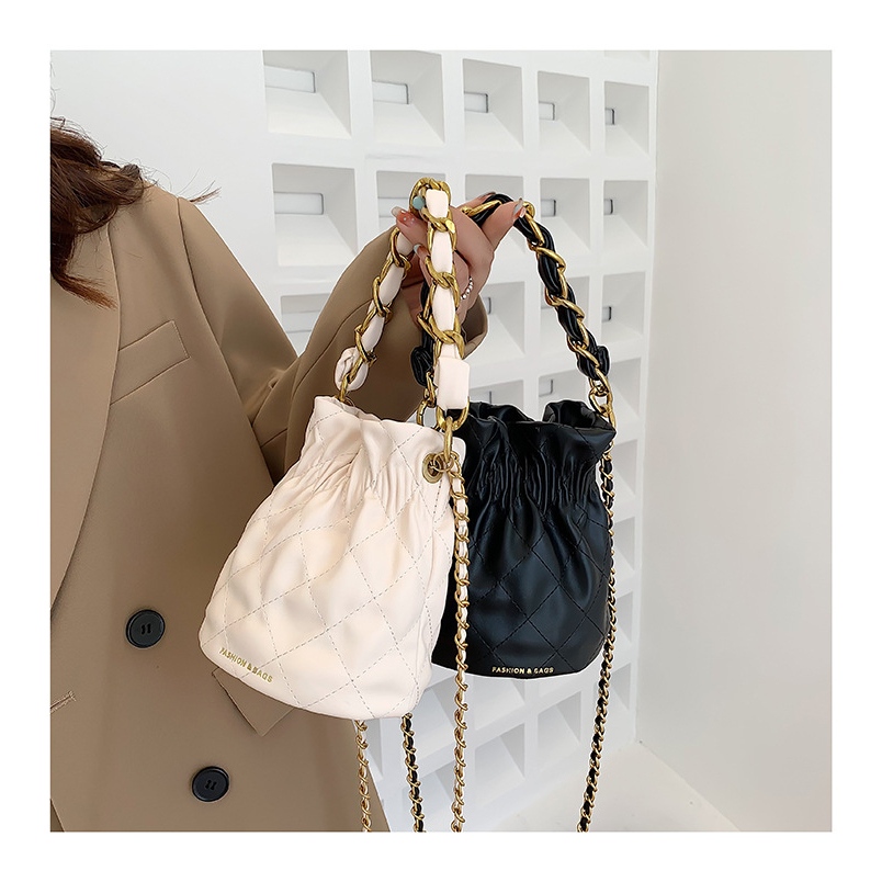 Túi Đeo Chéo Dây Xích Đính Kim Cương Dễ Phối Đồ Thời Trang Cho Nữ