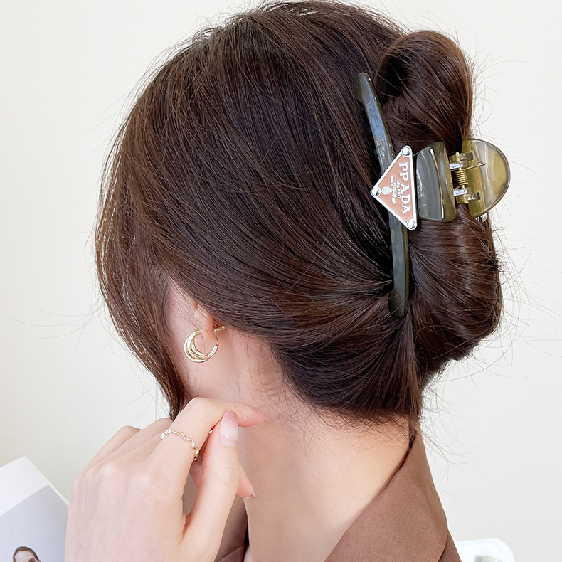 Kẹp Tóc Hình Tam Giác Bằng Acrylic Cao Cấp Thời Trang 11cm