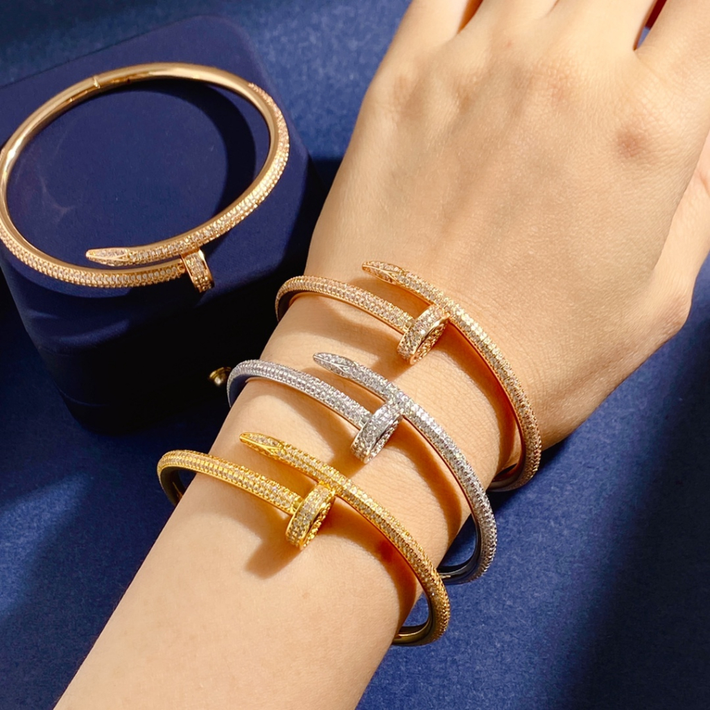 Vòng Tay Mạ Vàng 18K Đính Đá Sang Trọng