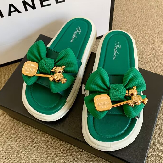 Cosy_Zone dép kiểu đi chơi dép bánh mì thoáng khí  Mềm Mại Chống Trượt dép lê nữ 2023 NEW MAR3102