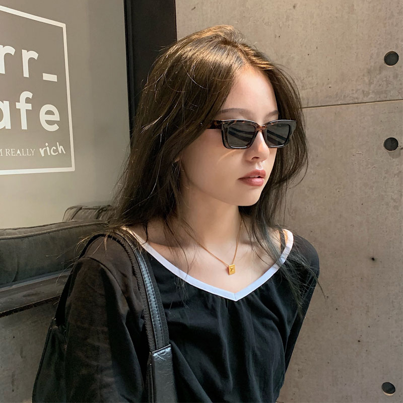 Kính Mát Hình Chữ Nhật Màu Trơn Chống Tia UV Phù Hợp Cho Các Hoạt Động Ngoài Trời