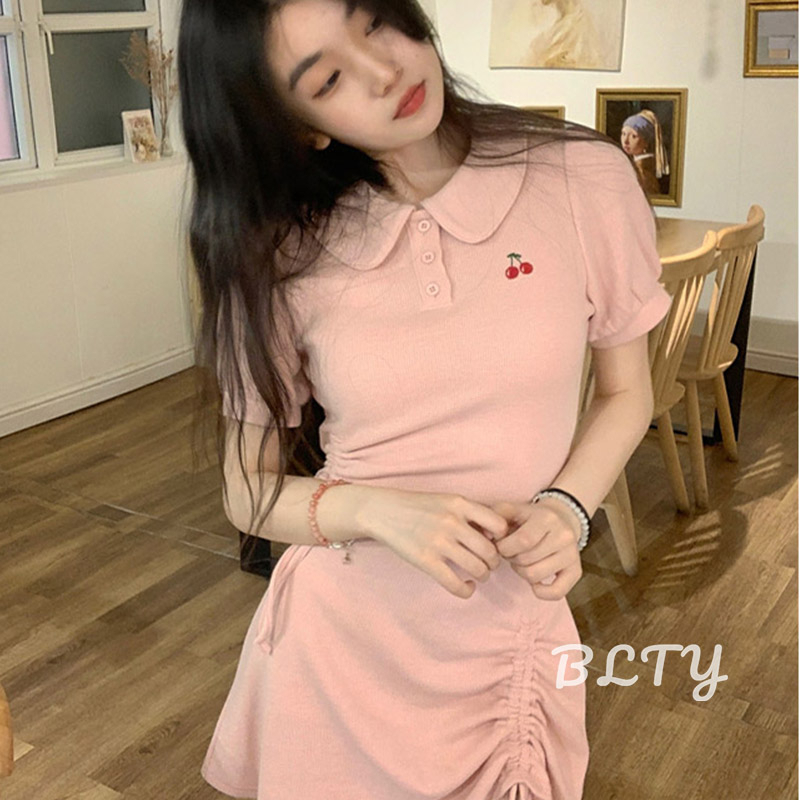 BLTY Đầm POLO Cổ Bẻ Họa Tiết Cherry / Gia Vị Sữa Ngọt Ngào Rút Dây Eo Nhỏ Nhắn Cho Nữ Sinh Đầu Tiên