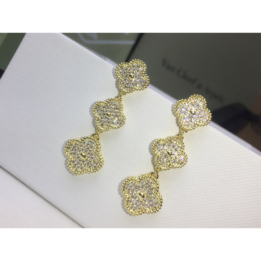 Phụ Kiện Trang Trí Xe Hơi 2023 New V & C. Bông Tai Hình Hoa Cỏ Bốn Lá Đính Đá Thời Trang