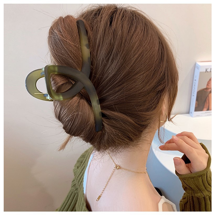 1 Kẹp Tóc Nhựa Hình Cá Mập 12.8cm