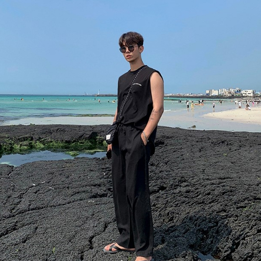 Áo thun sát nách VUNC dáng rộng thời trang đi biển phong cách Hàn Quốc cho nam