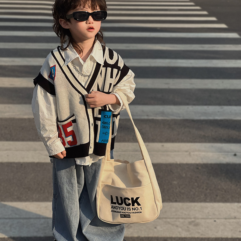 Túi Đeo Vai Vải Canvas In Chữ May Mắn Màu Tương Phản Phong Cách Hip Hop Thời Trang 2023