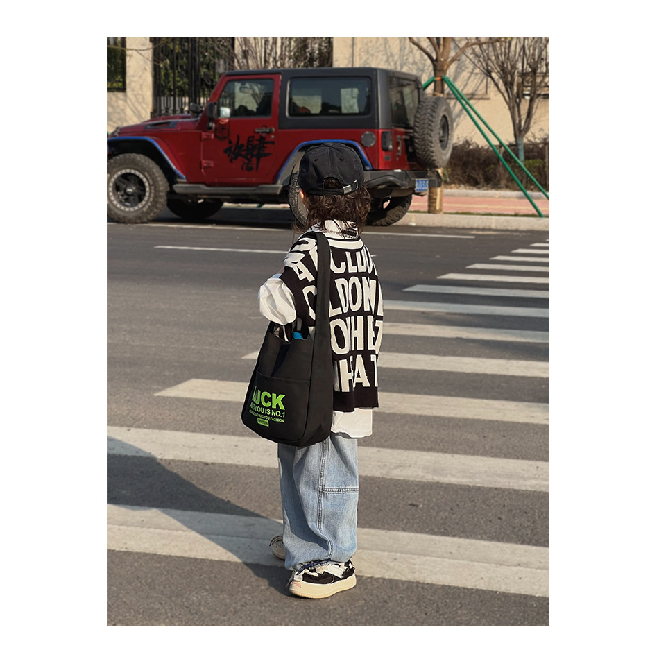 Túi Đeo Vai Vải Canvas In Chữ May Mắn Màu Tương Phản Phong Cách Hip Hop Thời Trang 2023