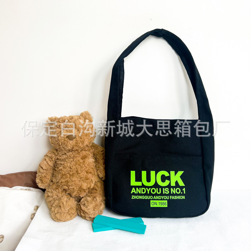 Túi Đeo Vai Vải Canvas In Chữ May Mắn Màu Tương Phản Phong Cách Hip Hop Thời Trang 2023