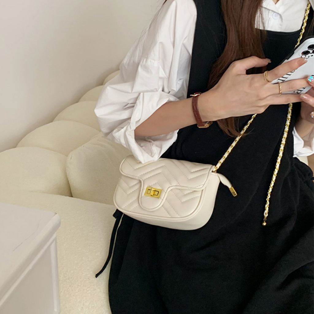 Có hàng sẵn Túi đeo chéo thời trang nữ dây chuyền hình thoi túi nhỏ gió thơm túi vuông nhỏ đeo vai túi nhỏ