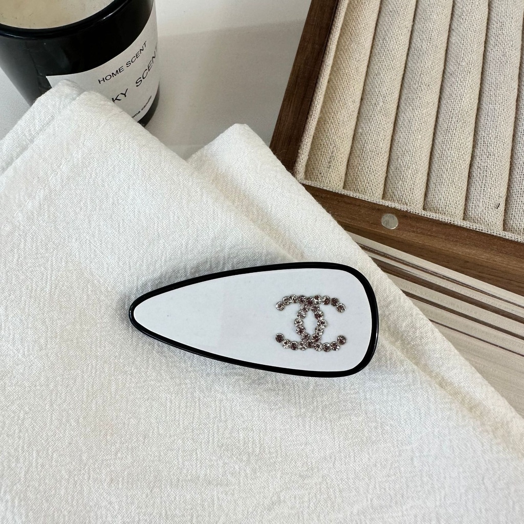 Ins net red Kẹp Tóc Mỏ Vịt Viền Hình Chữ love Đính Kim Cương Màu Đen Nhấp Nháy retro Cao Cấp Thời Trang