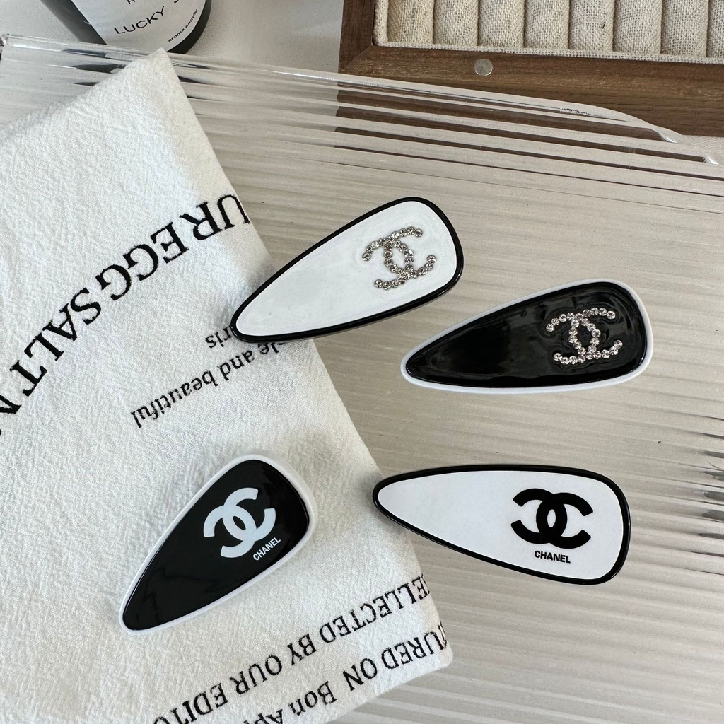 Ins net red Kẹp Tóc Mỏ Vịt Viền Hình Chữ love Đính Kim Cương Màu Đen Nhấp Nháy retro Cao Cấp Thời Trang