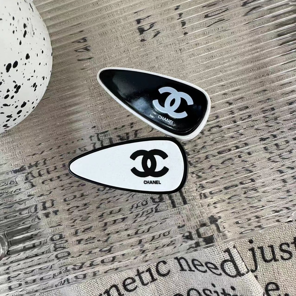 Ins net red Kẹp Tóc Mỏ Vịt Viền Hình Chữ love Đính Kim Cương Màu Đen Nhấp Nháy retro Cao Cấp Thời Trang