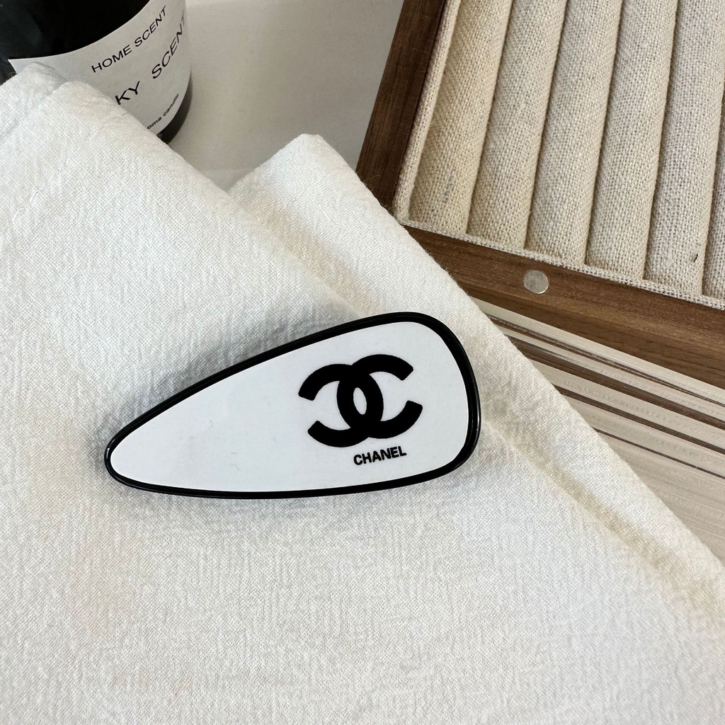 Ins net red Kẹp Tóc Mỏ Vịt Viền Hình Chữ love Đính Kim Cương Màu Đen Nhấp Nháy retro Cao Cấp Thời Trang