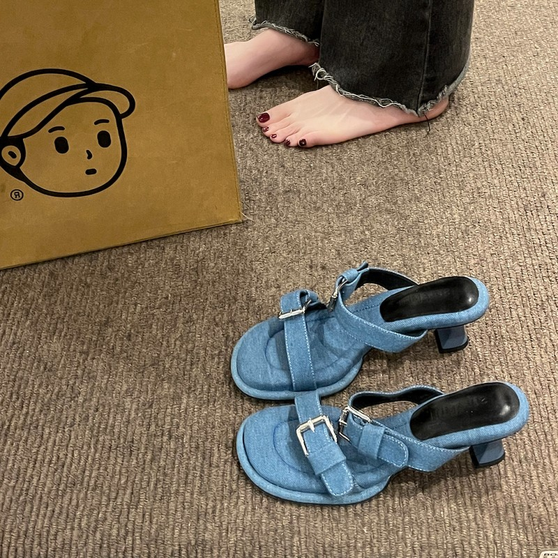 Sandal Hở Ngón Đế Bằng Chất Liệu Da Mềm Cao Cấp Thời Trang Cho Nữ