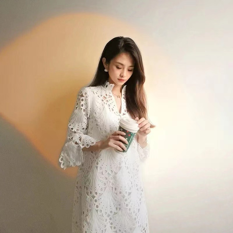 Đầm midi Dài Dáng Rộng Tay Dài Phối Ren Màu Trắng Thời Trang Mùa Hè Cho Nữ Mới