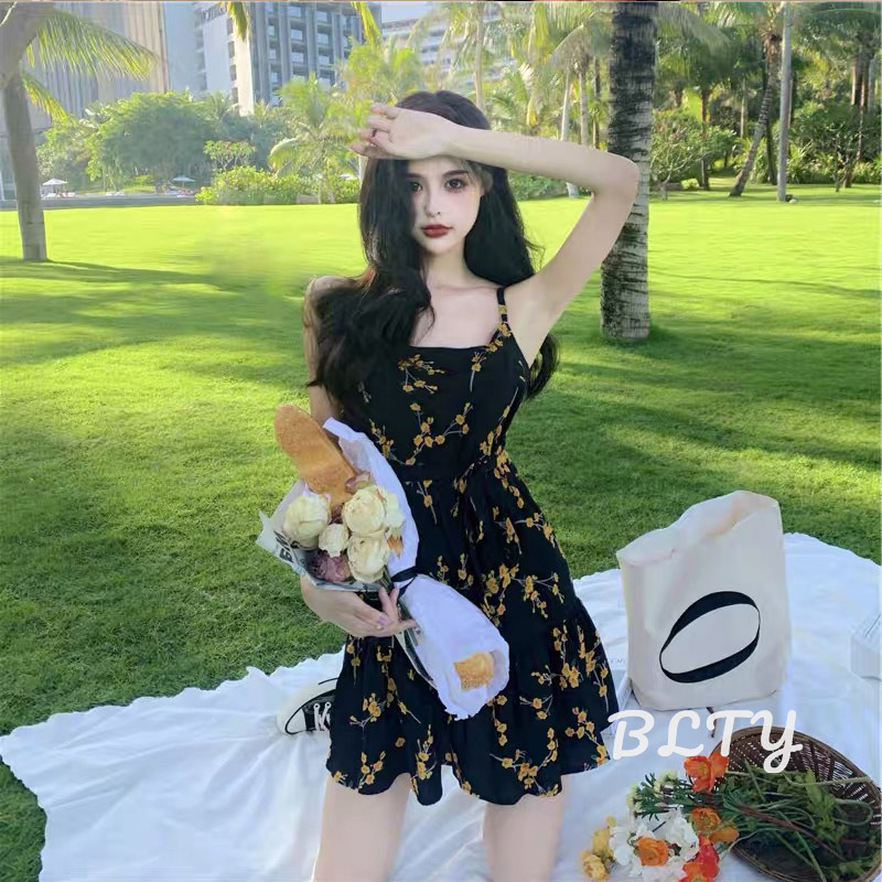 BLTY Đầm Hai Dây Màu Đen Họa Tiết Hoa Cúc Nhỏ Xinh Xắn Thời Trang