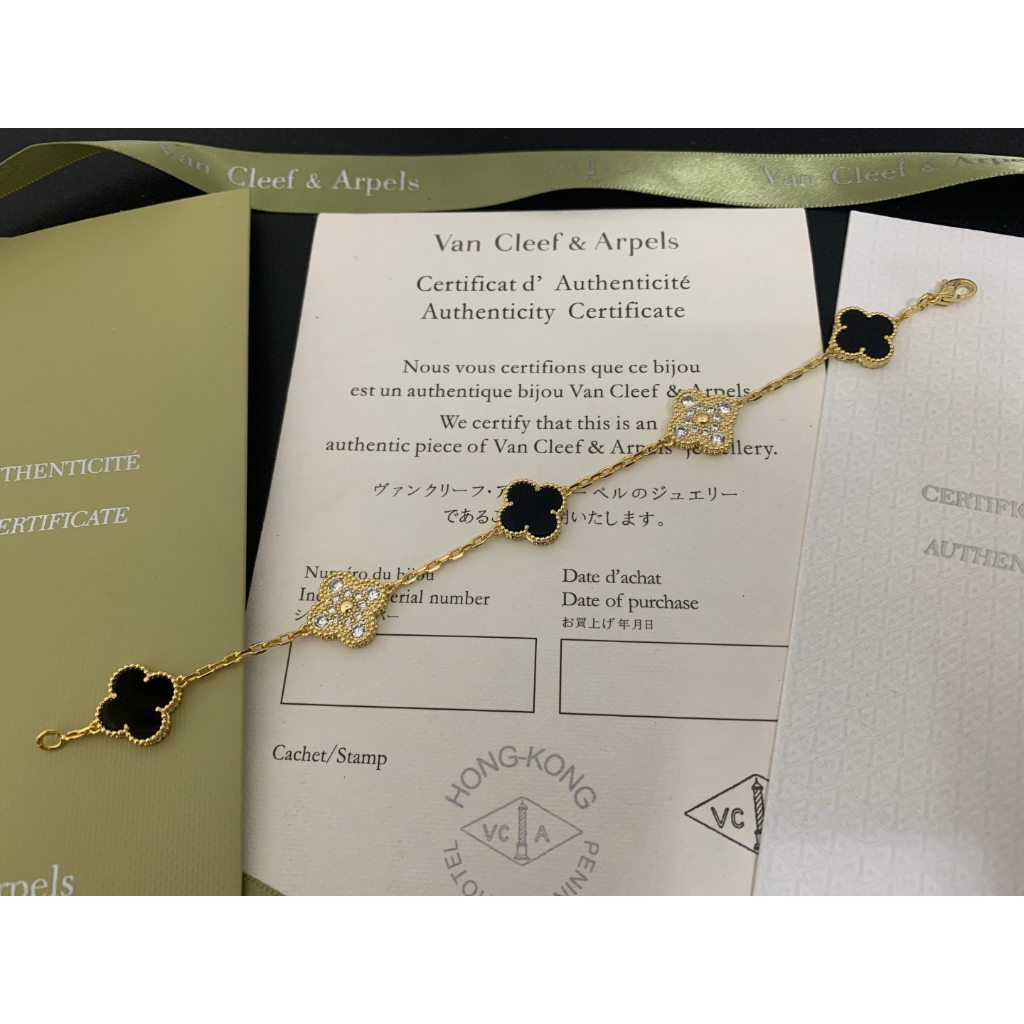 Vòng Tay Cỏ Bốn Lá Màu Đen Thời Trang