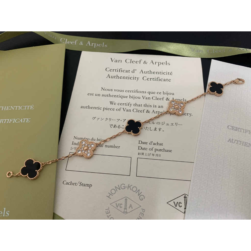 Vòng Tay Cỏ Bốn Lá Màu Đen Thời Trang