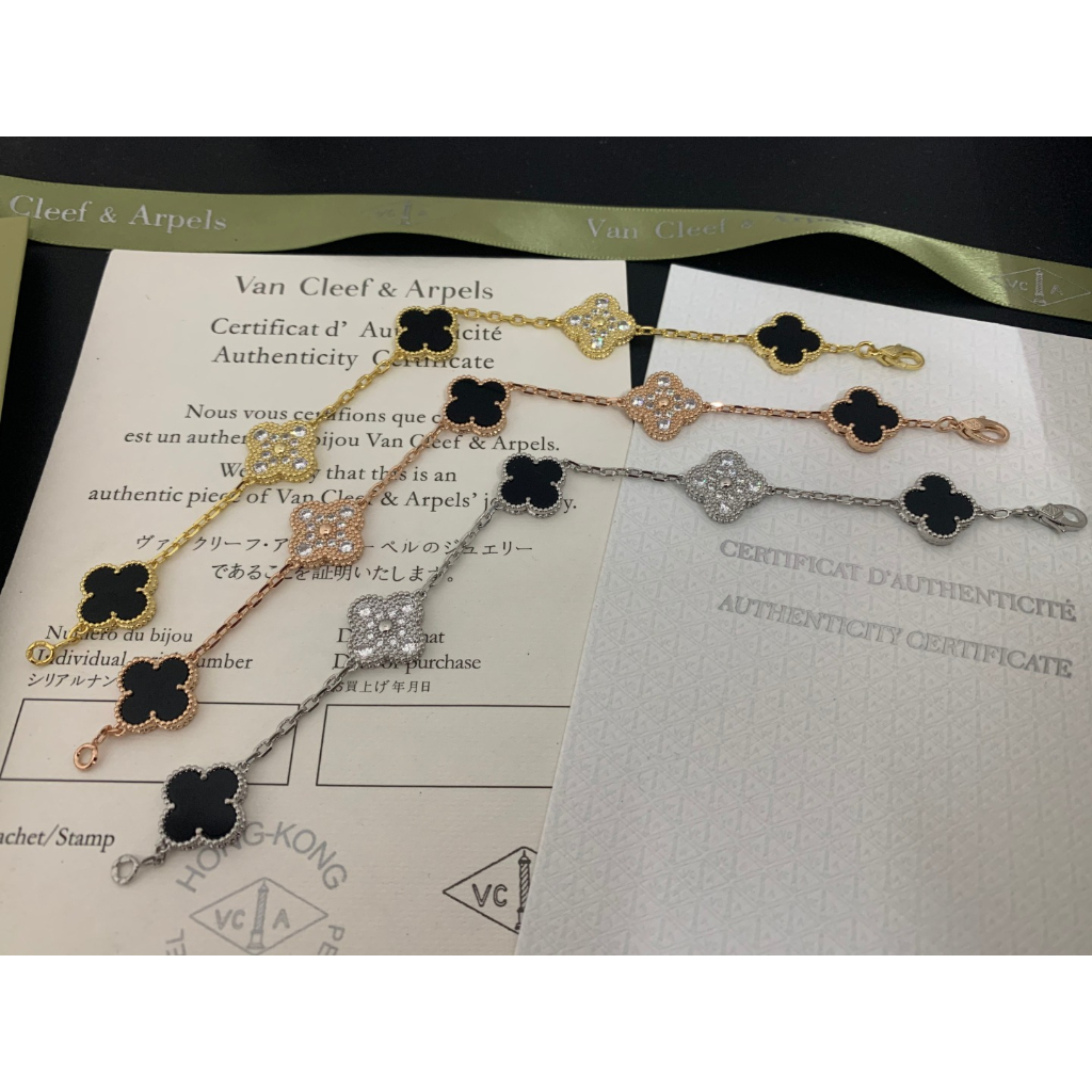 Vòng Tay Cỏ Bốn Lá Màu Đen Thời Trang