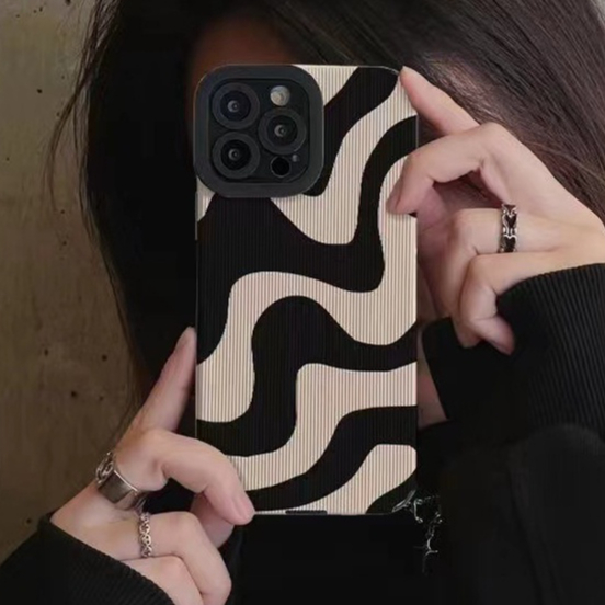 Bao da mềm sọc ngựa vằn cho IPhone 6S 7 Plus 8 Plus X XS XR XS Max 11 13 12 14 PRO Max 14 Plus 12 13 Mini Ins Fashion Twisted Stripe Girl Quà tặng nữ đen trắng shin case
