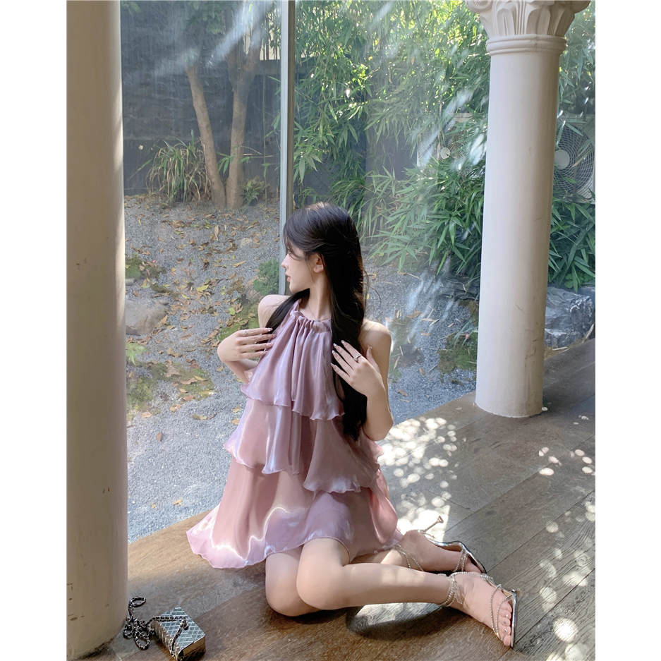 Đầm Trễ Vai Xếp Tầng Phối Bèo Đính Ngọc Trai Phong Cách Pháp