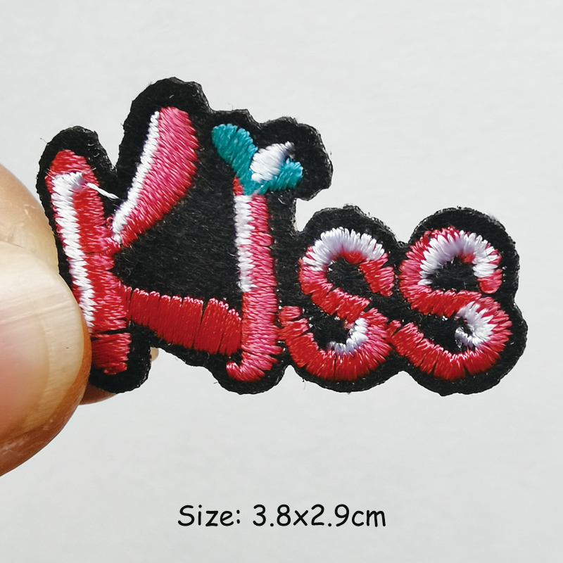 Miếng Vá Quần Áo Tự Dính Cách Nhiệt Hình Chữ Love Cá Tính