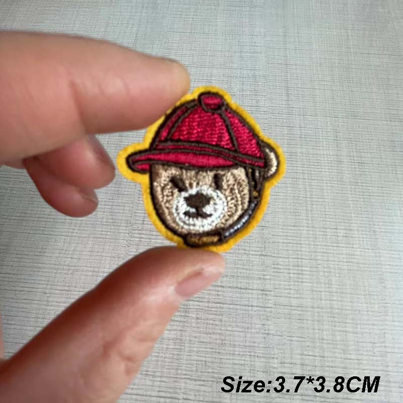 Sticker Ủi Thêu Hình Gấu Teddy Hoạt Hình Dễ Thương
