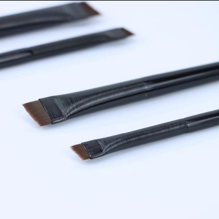 Cọ Trang Điểm Đầu Vát Siêu Mỏng