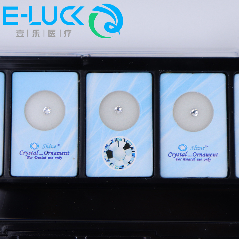 Hộp 5 Phụ Kiện Đá Pha Lê Trang Trí Răng Nha Khoa