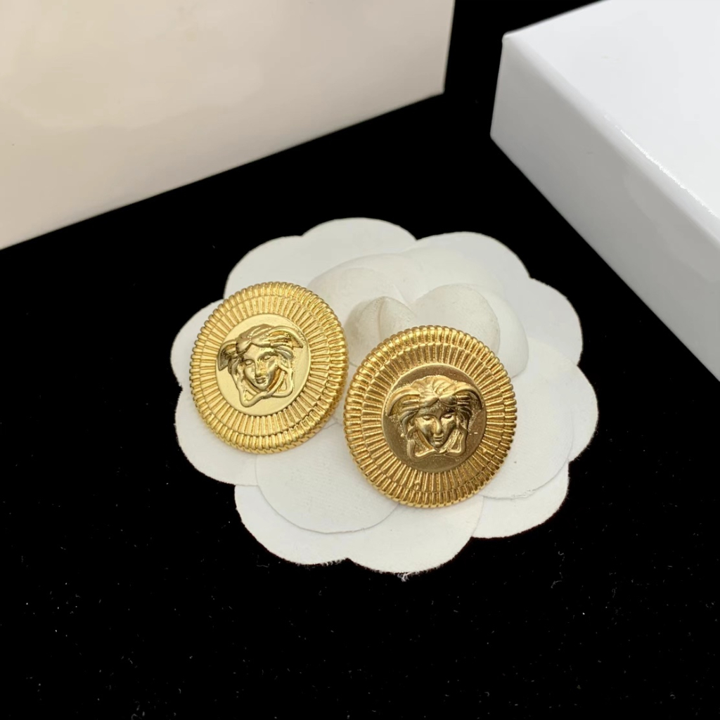 Khuyên Tai Hình Tròn Phong Cách Retro Cá Tính Cao Cấp Mới Medusa Beauty Head