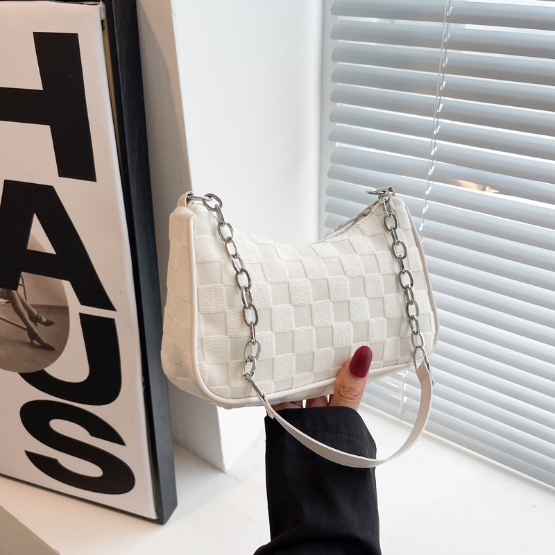 Túi Xách Nữ Đeo Vai Kiểu Dây Xích Thời Trang Cá Tính