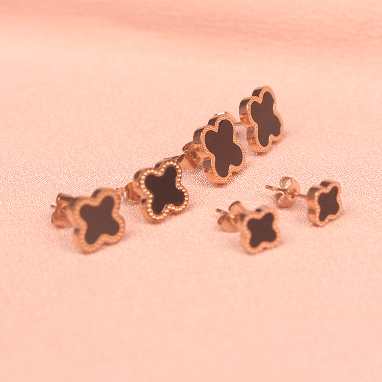 Bông tai Titan nữ không gỉ Mạ Vàng 18k Hình Cỏ Bốn Lá Không Gây Dị Ứng Thời Trang Cho Nữ,khuyên tai titan không gỉ , Hoa tai titan