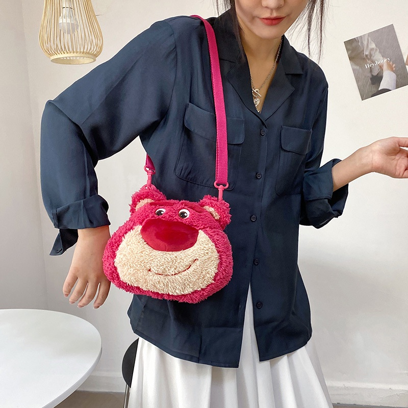 HT XIANSHENG Túi Đeo Chéo Hình Chú Gấu Dâu Tây Disney Nhồi Bông Đáng Yêu