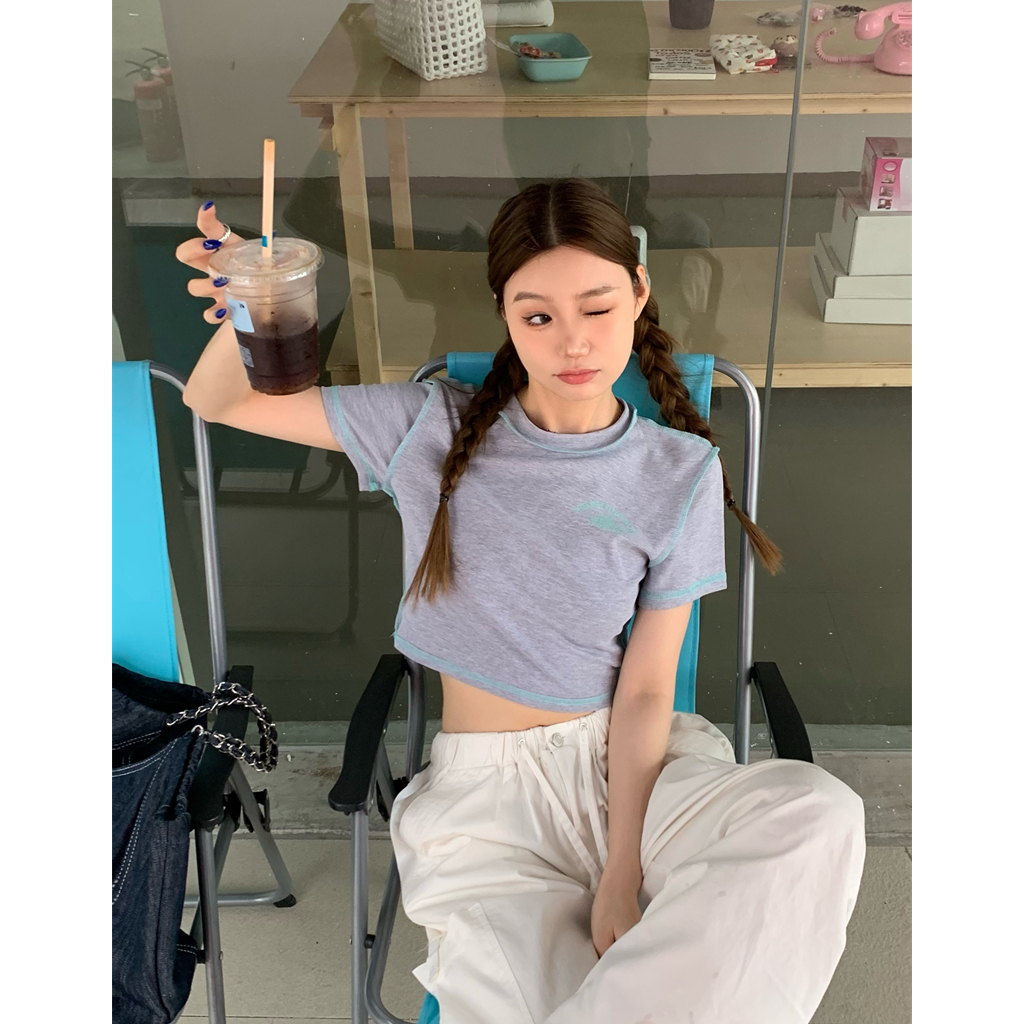 Lalisas Áo Thun Croptop Tay Ngắn Cổ Thuyền Đường Viền Sáng Thiết Kế Đơn Giản Thời Trang Quyến Rũ Cho Nữ