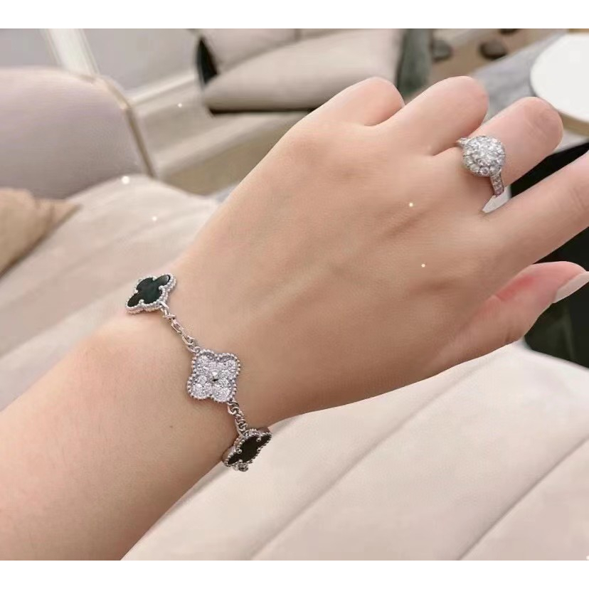 Vòng Tay Bạc 925 Hình Cỏ Bốn Lá Thời Trang