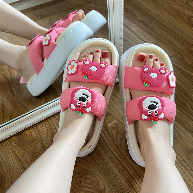 Dép Quai Ngang Đế Dày Chống Trượt Họa Tiết Gấu Dâu Tây Dễ Thương