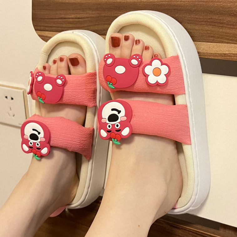 Dép Quai Ngang Đế Dày Chống Trượt Họa Tiết Gấu Dâu Tây Dễ Thương