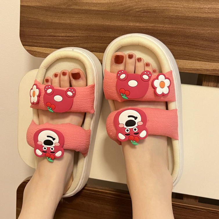 Dép Quai Ngang Đế Dày Chống Trượt Họa Tiết Gấu Dâu Tây Dễ Thương