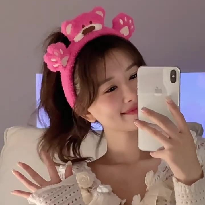 Băng Đô Cài Tóc Hình Gấu / Thỏ / Dâu Tây Bằng Lông Nhung Dễ Thương Xinh Xắn