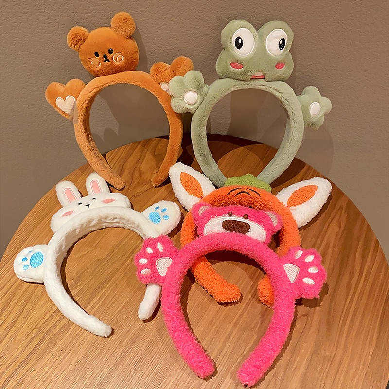 Băng Đô Cài Tóc Hình Gấu / Thỏ / Dâu Tây Bằng Lông Nhung Dễ Thương Xinh Xắn