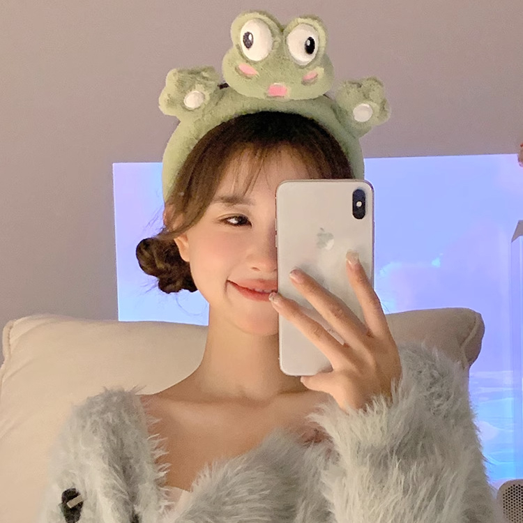 Băng Đô Cài Tóc Hình Gấu / Thỏ / Dâu Tây Bằng Lông Nhung Dễ Thương Xinh Xắn