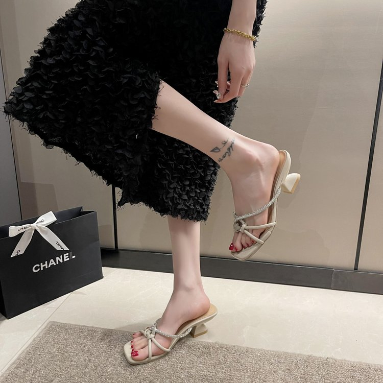 Giày Sandal Cao Gót Mũi Vuông Đính Đá Thời Trang Cho Nữ
