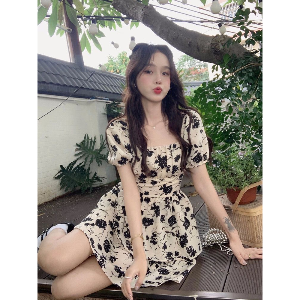 MINIMALIST LABO Đầm Hoa Tay Phồng Trễ Vai Nhấn Eo Xinh Xắn Theo Phong Cách Retro