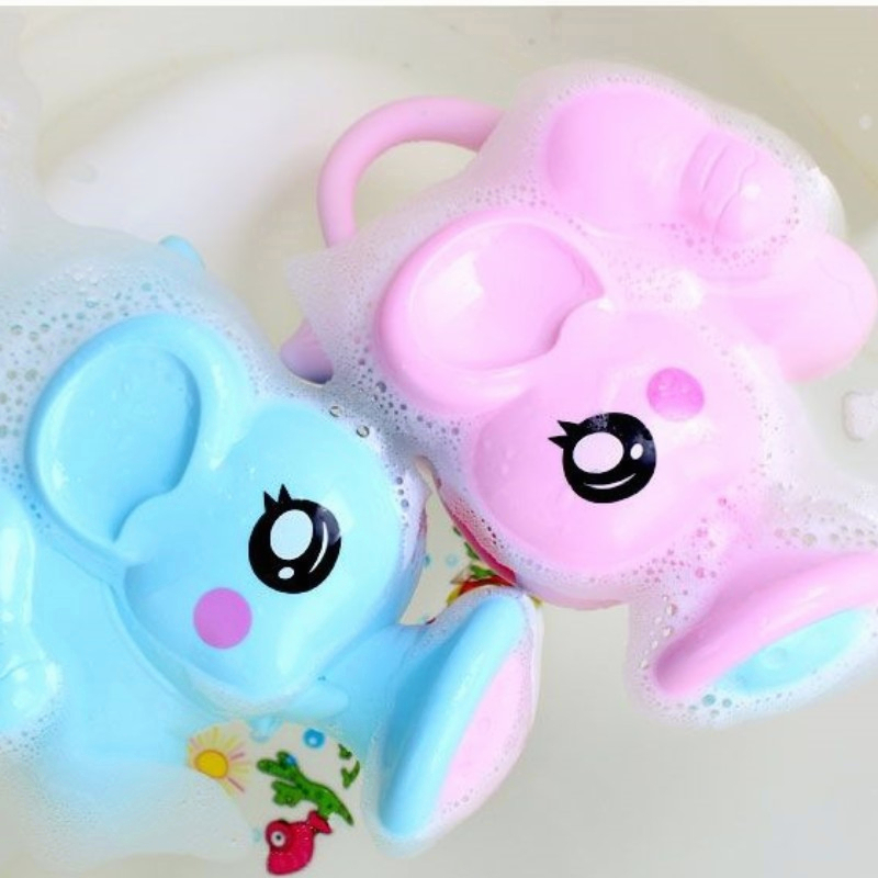Bình Tưới Nước Hình Voi Con Xinh Xắn Cho Bé
